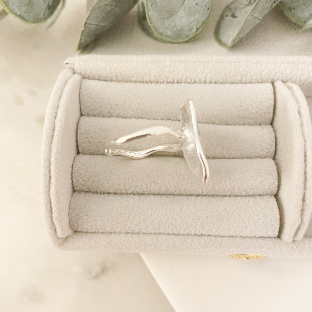 925 Sterling Silver Foil Ring Abstract Ring Modern Ring Resizable Ring Band - Picture 9 of 9